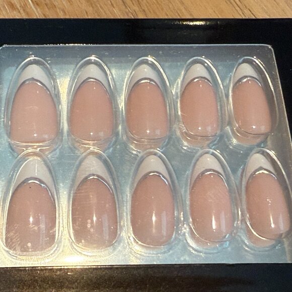 Glimmer Dreamer Press On French Mani Reusable Almond Nails 32 Drewdrop Glaze NWT - Picture 3 of 7